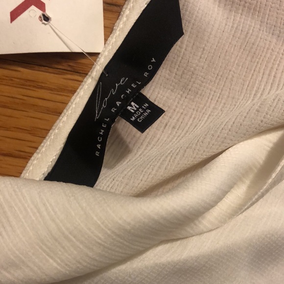 Short Sleeve Blouse with Twist Detail at Neck NWT - Picture 2 of 3